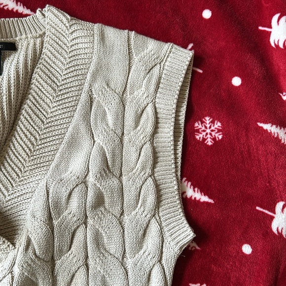 Women’s sweater size small - Picture 5 of 5